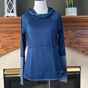 Layer 8 Athletic Hooded Quick Dry Top Sz. S
